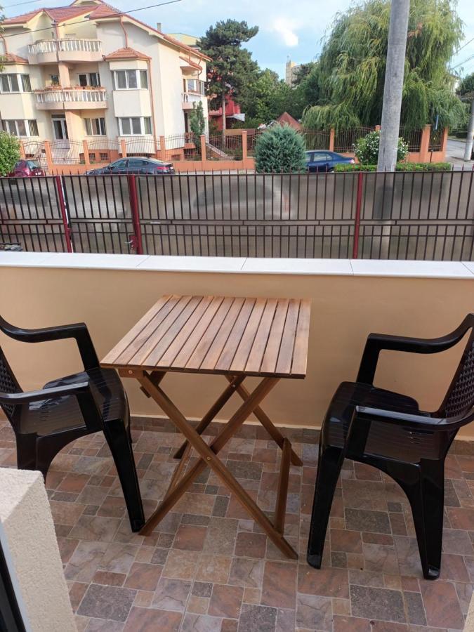 Vila Cosmin Hotel เอโฟริเอนอร์ด ภายนอก รูปภาพ
