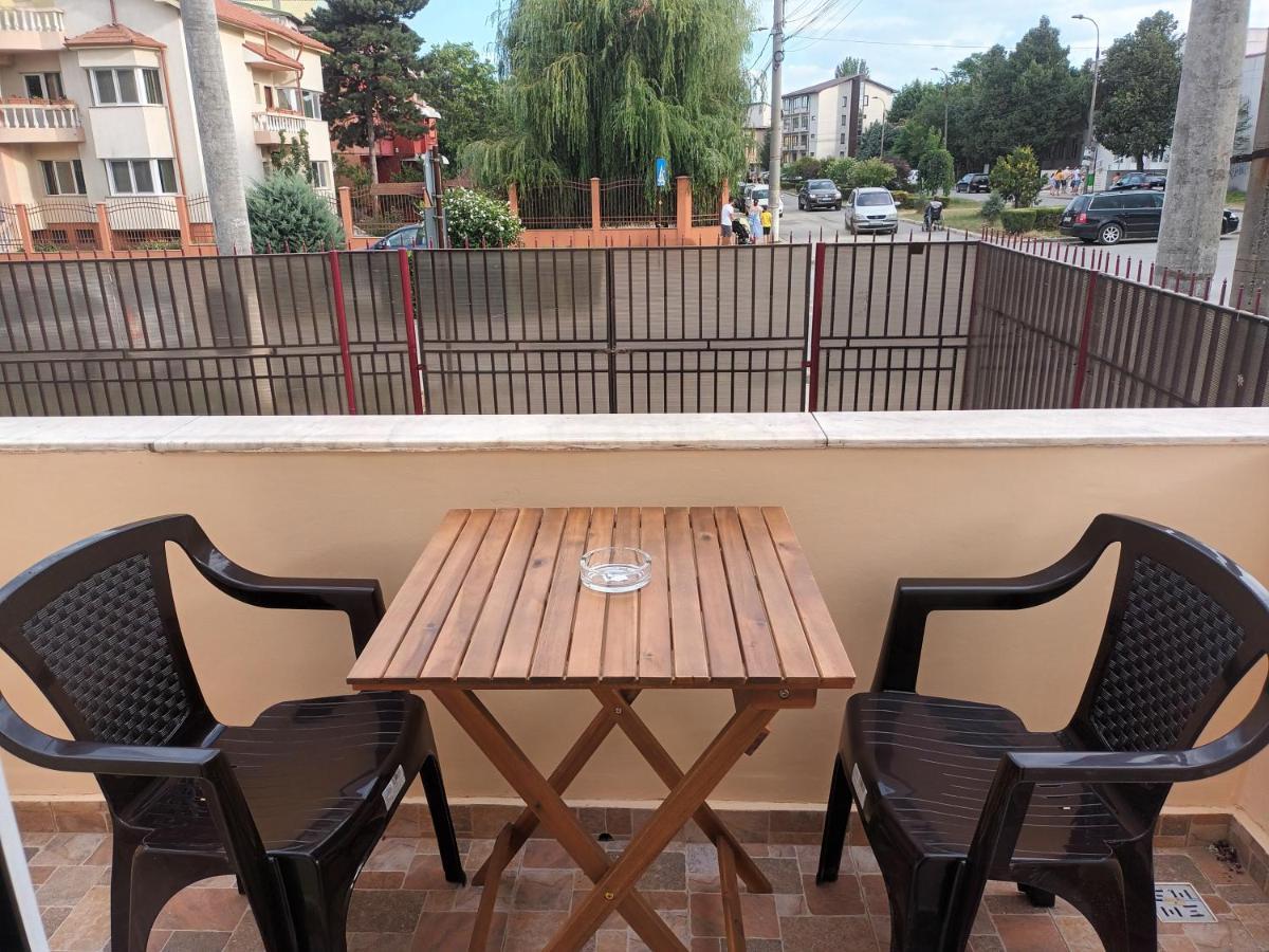 Vila Cosmin Hotel เอโฟริเอนอร์ด ภายนอก รูปภาพ
