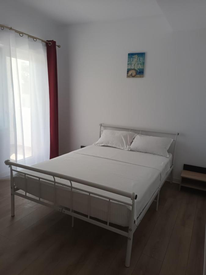 Vila Cosmin Hotel เอโฟริเอนอร์ด ภายนอก รูปภาพ