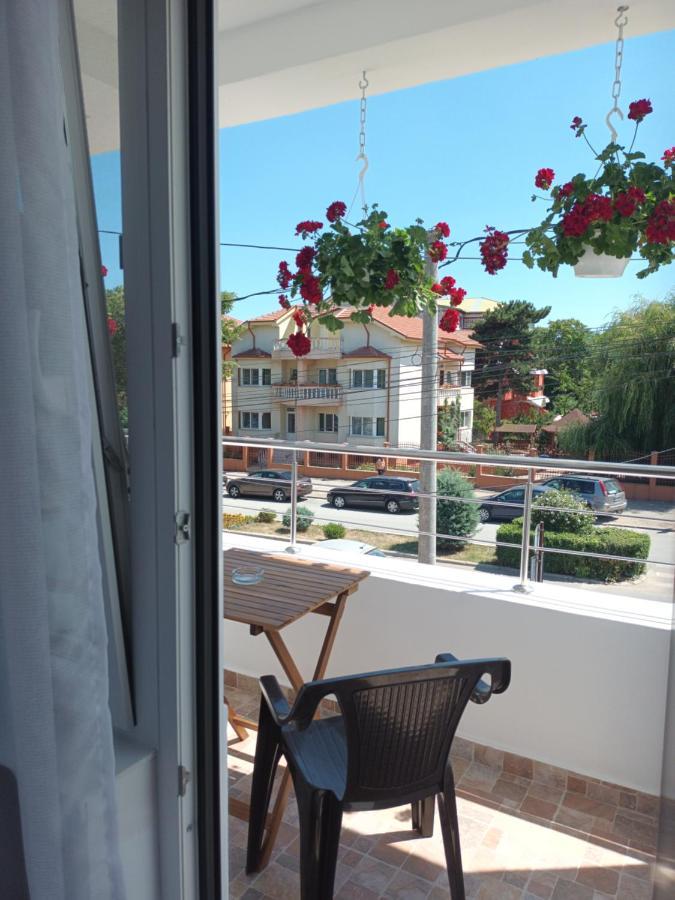 Vila Cosmin Hotel เอโฟริเอนอร์ด ภายนอก รูปภาพ