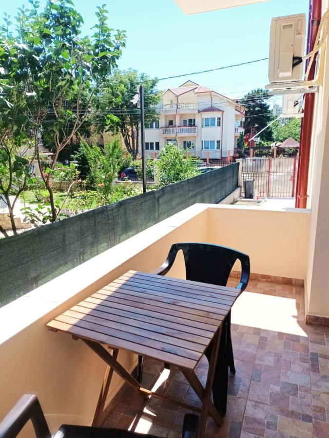 Vila Cosmin Hotel เอโฟริเอนอร์ด ภายนอก รูปภาพ