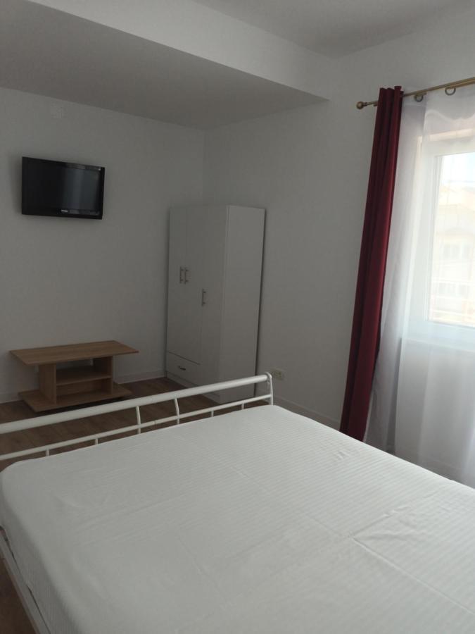 Vila Cosmin Hotel เอโฟริเอนอร์ด ภายนอก รูปภาพ