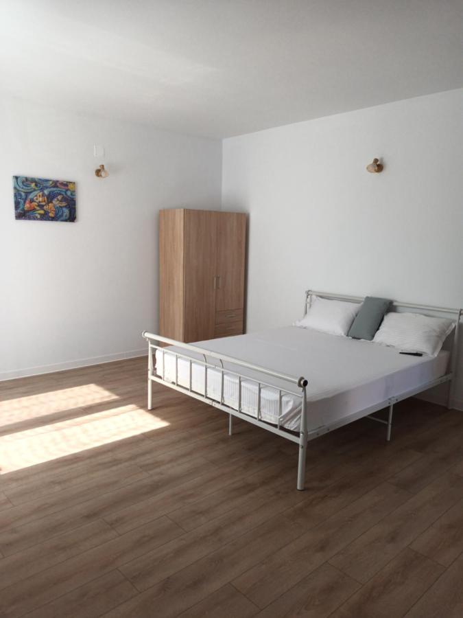 Vila Cosmin Hotel เอโฟริเอนอร์ด ภายนอก รูปภาพ