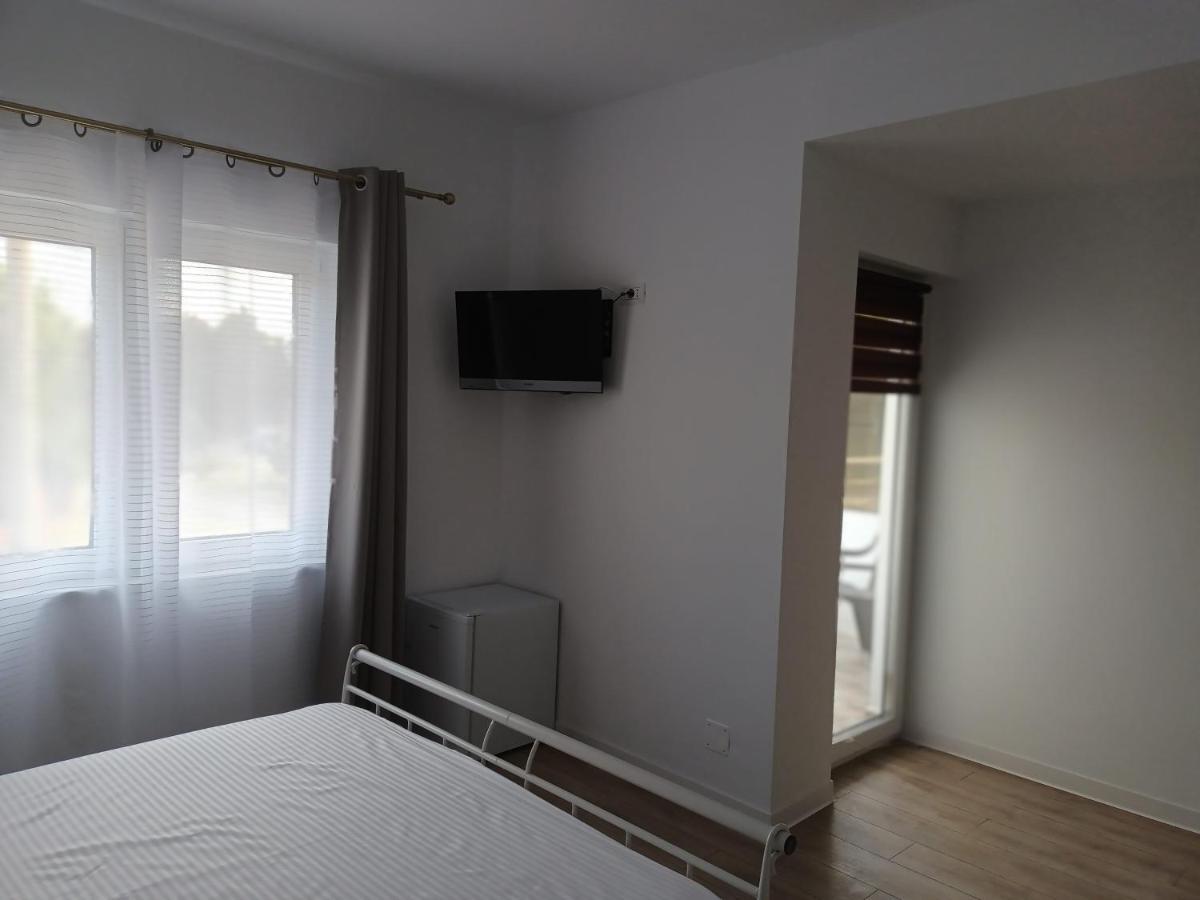 Vila Cosmin Hotel เอโฟริเอนอร์ด ภายนอก รูปภาพ